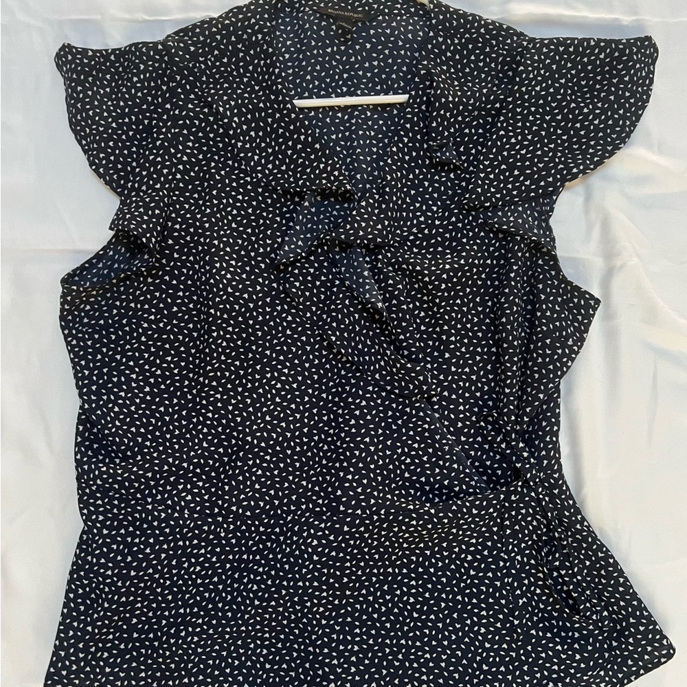 Women's Blue and White Patterned Top